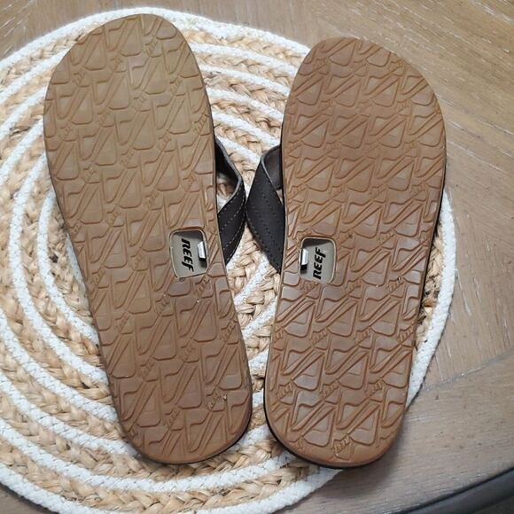 Reef Men’s Size 13, Reef Brown Flip Flops, With Bottle Opener - Picture 9 of 10